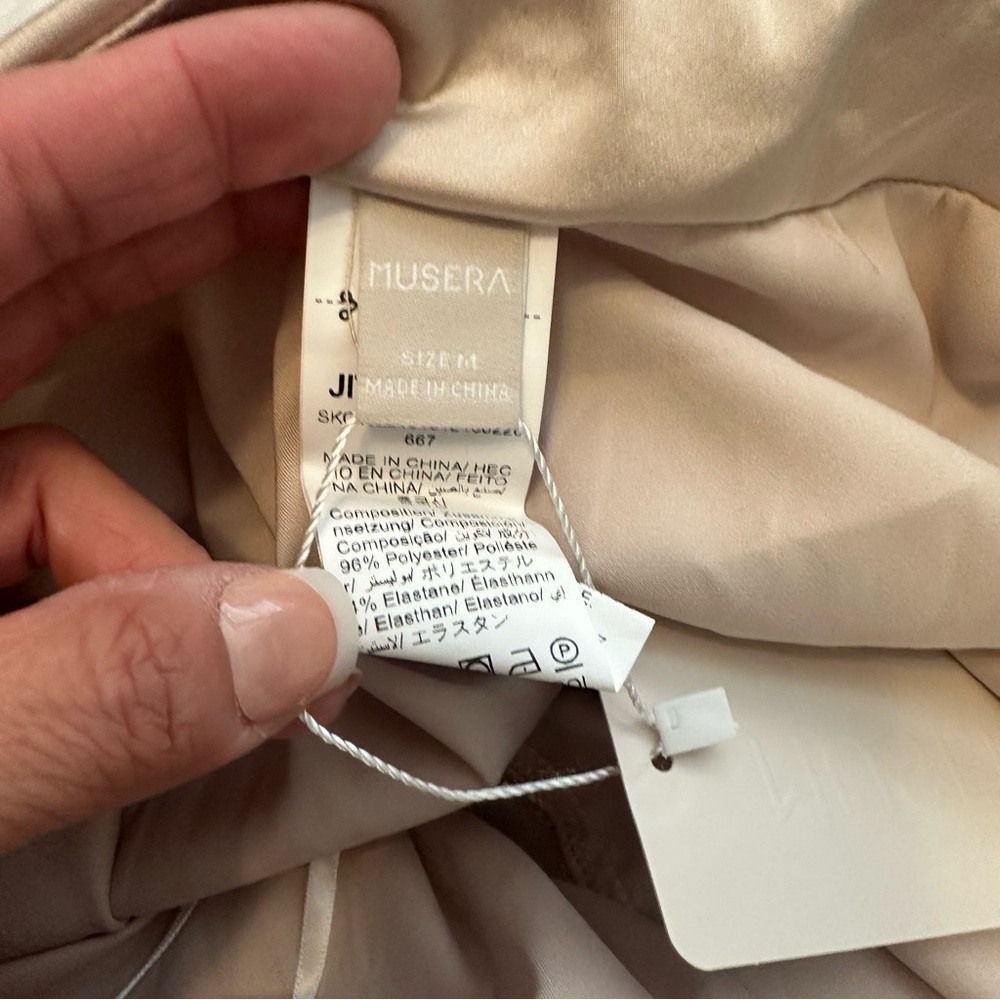 MUSERA Mini Curved Hem Satin Skirt Champagne Size Medium - Picture 11 of 11